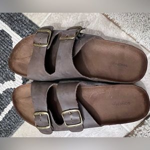 Sonoma flatbed sandals, size 9, EUC